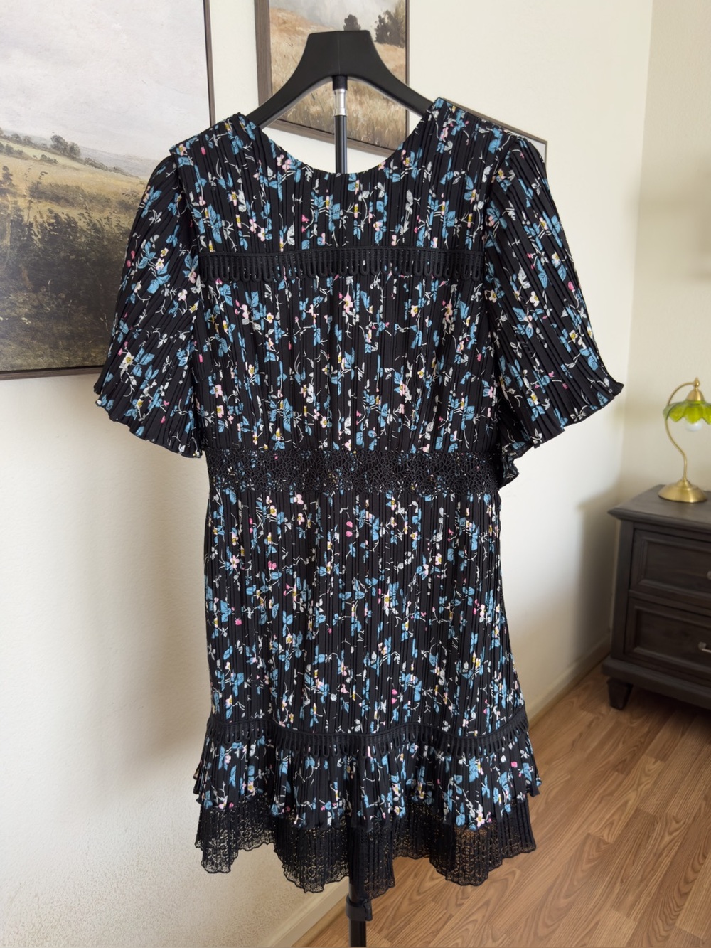 Chelsea28 Black Floral Pleated Lace Mini Dress